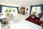 Traumhafte 122 m² Erdgeschoßwohnung mit großzügigem Garten, Terrasse und TG Platz in Büderich