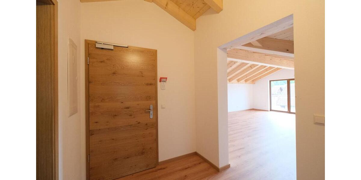 Dachgeschoßwohnung Peißenberg - 3 Zimmer, 79 m&sup2;, 1.185&euro; | Angebot:25392198