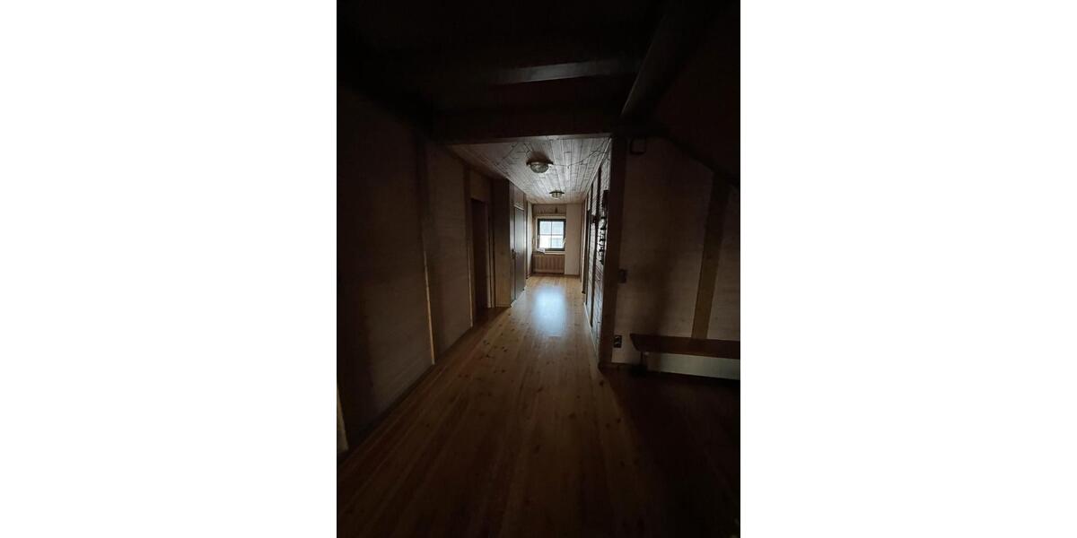 Einfamilienhaus Neustadt bei Coburg - 8 Zimmer, 235 m&sup2;, 1.550&euro; | Angebot:26480767