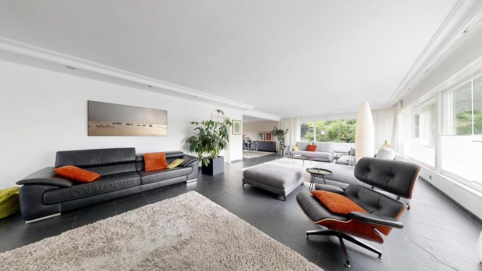 Exklusives, großes Einfamilienhaus in guter und ruhiger Ortsrand-Lage 9 zimmer