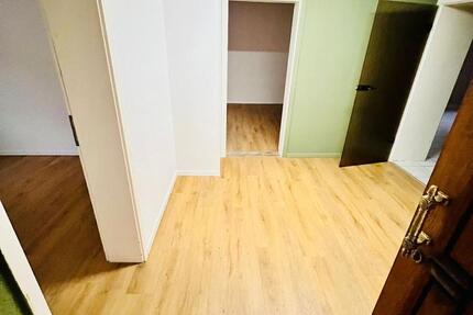 Haus Mosbach - 3.5 Zimmer, 100 m&sup2;, 950&euro; | Angebot:26581931