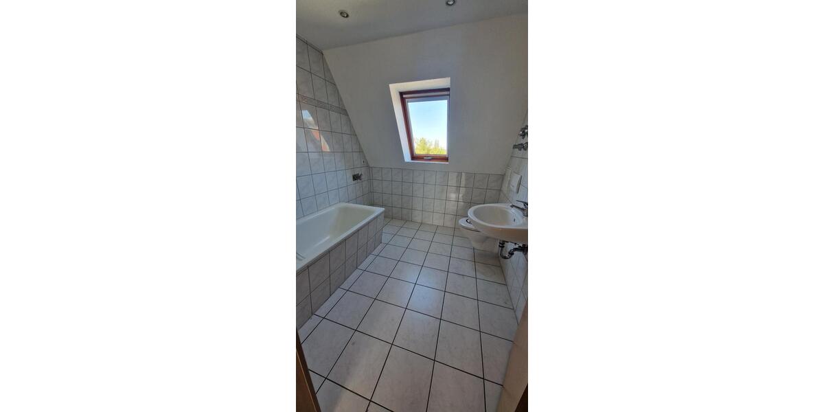 Dachgeschoßwohnung Dessau-Roßlau Brambach - 2 Zimmer, 42 m&sup2;, 250&euro; | Angebot:26368735