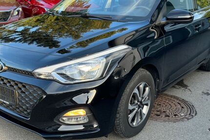 Hyundai i20 49.889 km 12.800 € Achstetten 88480
