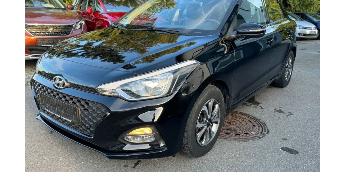 Hyundai i20 49.889 km 12.800 € Achstetten 88480