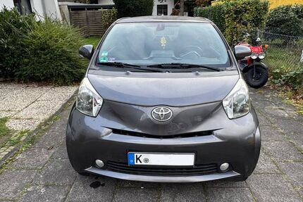 Toyota IQ 173.000 km 3.200 € Köln 51069