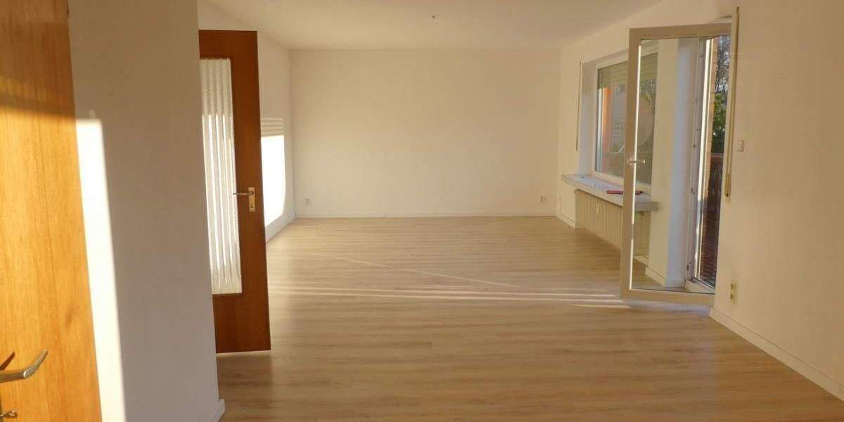 Etagenwohnung Baiersdorf Igelsdorf - 3 Zimmer, 100 m&sup2;, 690&euro; | Angebot:23824400