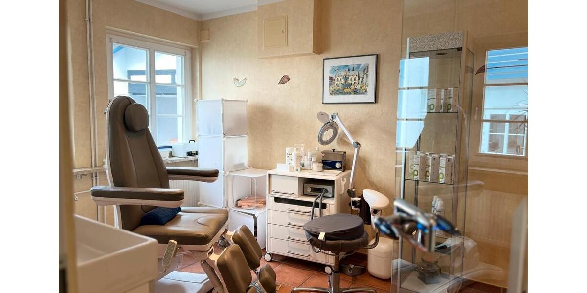 Vielseitige Praxisfläche in ruhiger Altstadtlage – Therapie, Beratung, Büro zimmer