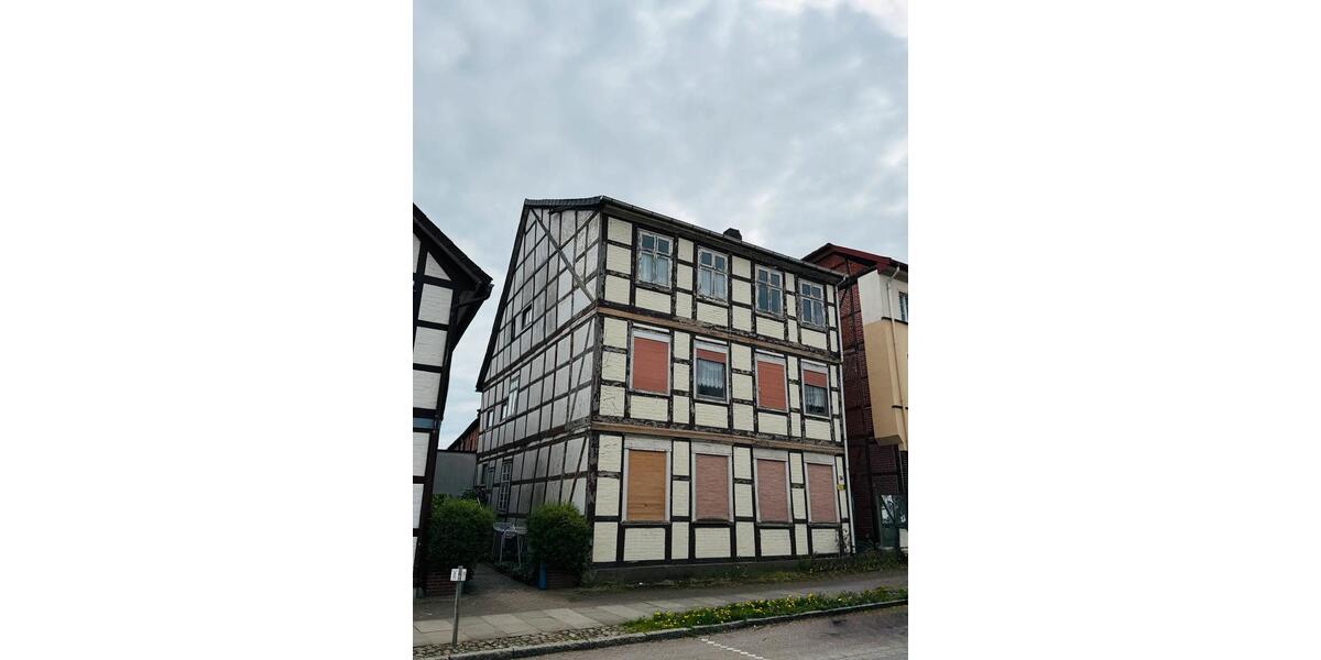 Einfamilienhaus Bergen an der Dumme - 8 Zimmer, 279 m&sup2;, 89.000&euro; | Angebot:26515383
