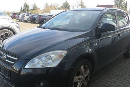 Kia ceed / Ceed 118.000 km 1.750 &euro; Weimar 99425