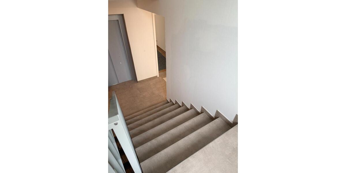 Erdgeschoßwohnung Dresden Klotzsche - 4 Zimmer, 100 m&sup2;, 1.750&euro; | Angebot:26477172
