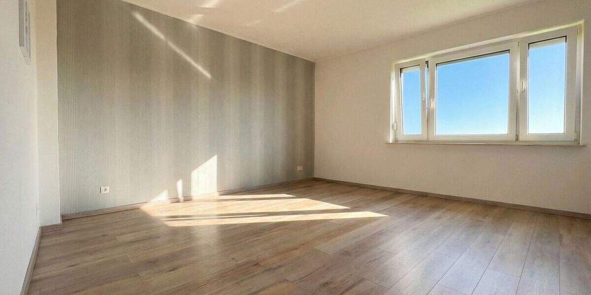 Etagenwohnung Saarbrücken Malstatt - 3 Zimmer, 81 m&sup2;, 155.000&euro; | Angebot:25675558