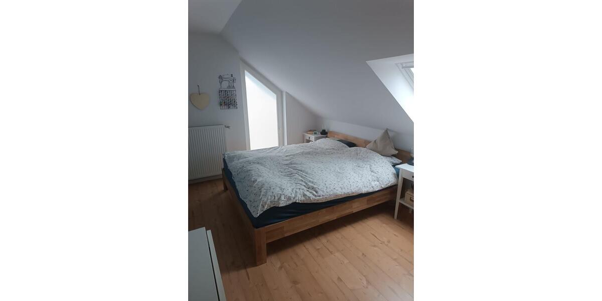 Dachgeschoßwohnung Oerlinghausen - 3 Zimmer, 90 m&sup2;, 260.000&euro; | Angebot:25632637