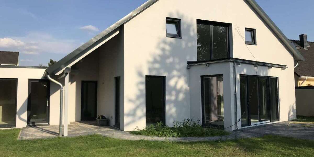 Einfamilienhaus Hildesheim Himmelsthür - 4 Zimmer, 140 m&sup2;, 1.500&euro; | Angebot:26363780