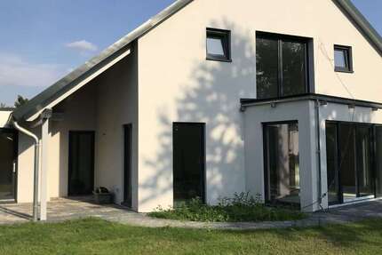 Haus Hildesheim Himmelsthür - 4 Zimmer, 140 m&sup2;, 1.500&euro; | Angebot:26363780