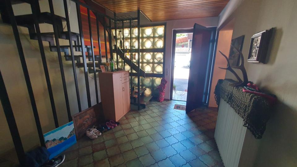 Einfamilienhaus Elztal - 10 Zimmer, 280 m&sup2;, 400.000&euro; | Angebot:26953202