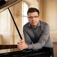 Zwischen den Welten -Ein Abend am Flügel 05.09.2026 Schloss Hirschberg - Rittersaal