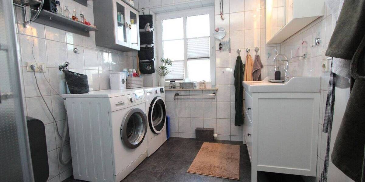 Mehrfamilienhaus, Wohnhaus Klanxbüll - 7 Zimmer, 182 m&sup2;, 398.000&euro; | Angebot:25706558