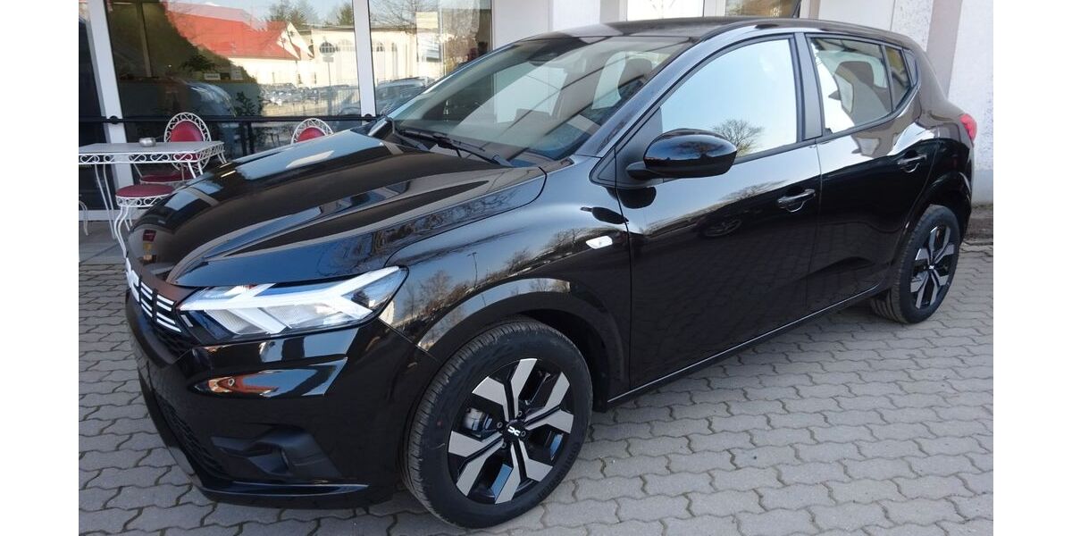 Dacia Sandero 4.350 km 16.990 &euro; Dresden 01217