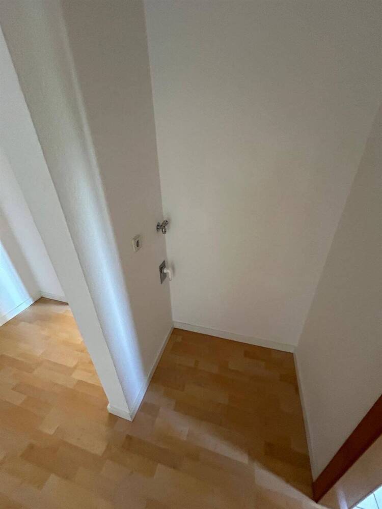 Gemütliche DG 2-Zimmer mit Laminat und EBK in guter Lage