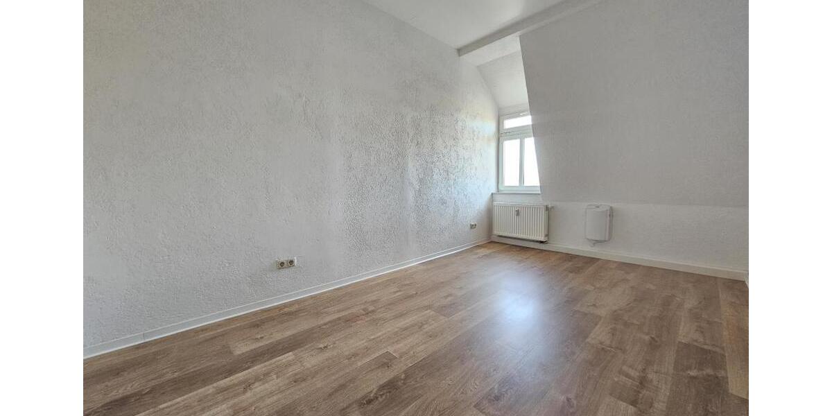 Dachgeschoßwohnung Werdau - 3 Zimmer, 56 m&sup2;, 307&euro; | Angebot:26665630