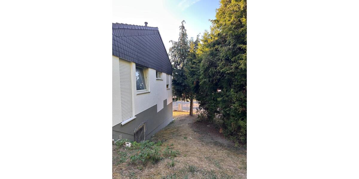 Einfamilienhaus Kastellaun - 7 Zimmer, 215 m&sup2;, 325.000&euro; | Angebot:27023901