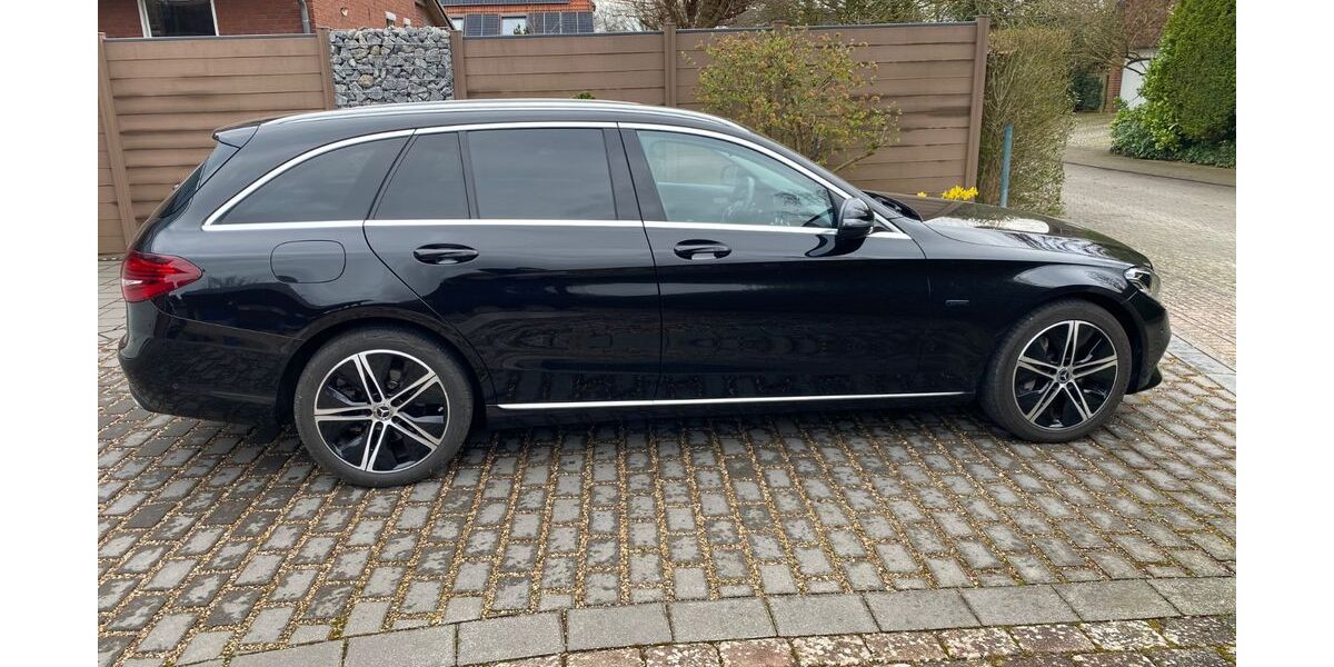 Mercedes-Benz C 300 76.000 km 22.100 &euro; Söhlde 31185