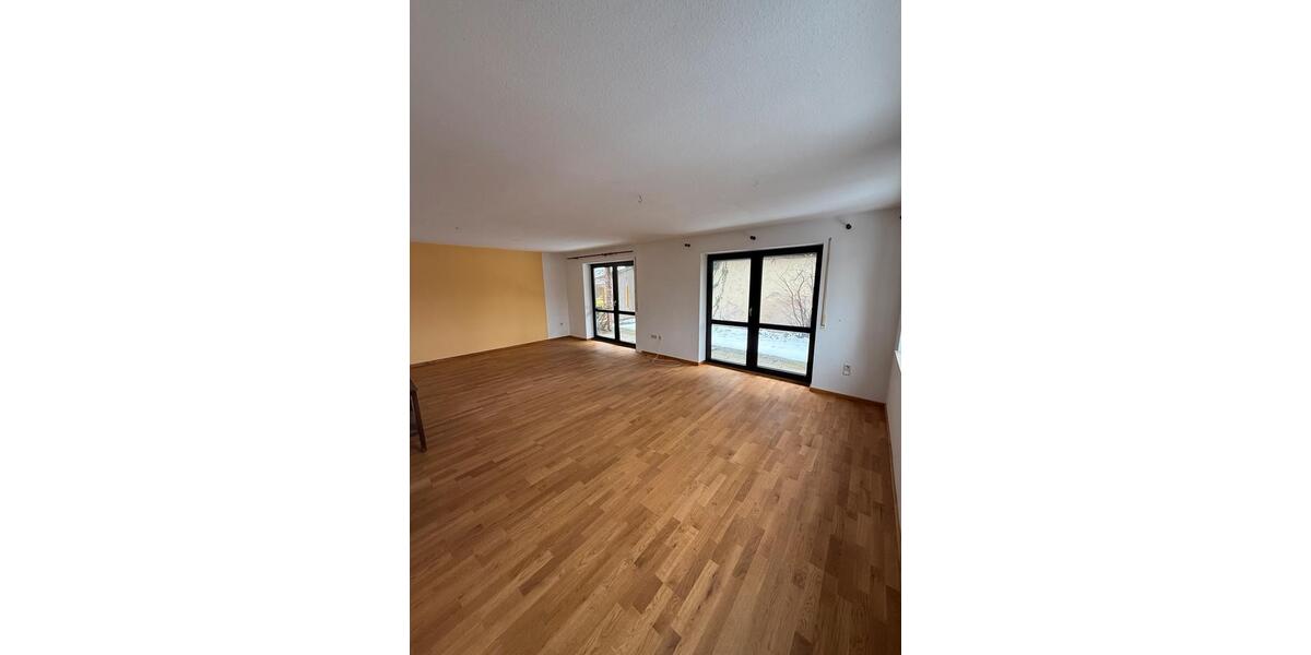 Einfamilienhaus Bad Windsheim - 6 Zimmer, 143 m&sup2;, 1.200&euro; | Angebot:26237538