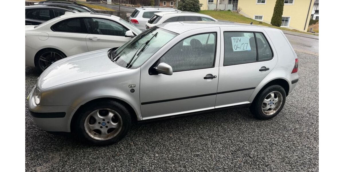 VW Golf 224.000 km 1.250 &euro; Haselbach/Tiefenbach 94113