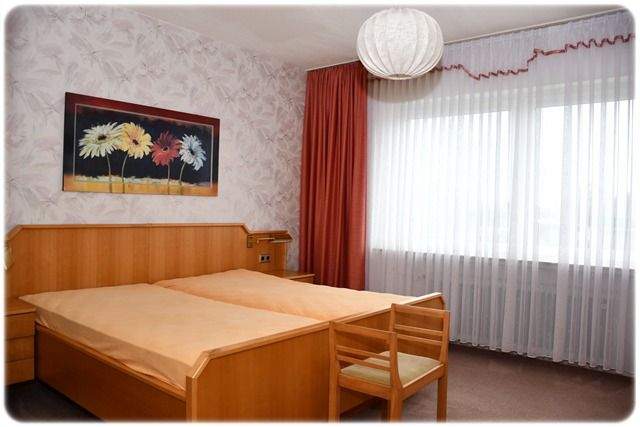 Doppelhaushälfte Korbach - 6 Zimmer, 185 m&sup2;, 269.000&euro; | Angebot:25709283