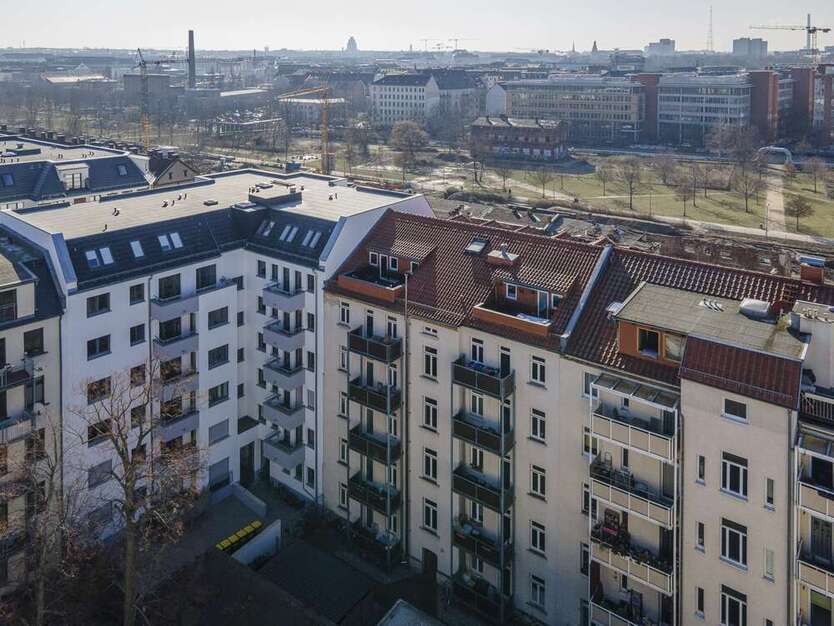 Tolle 2-Zimmer Dachgeschoßwohnung mit Loggia - Direkt am Lene-Voigt-Park