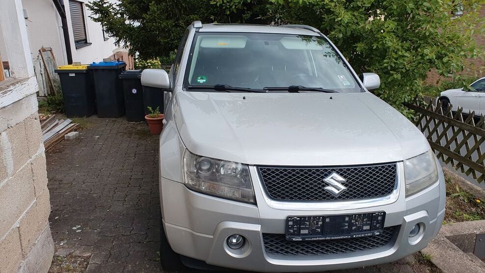 Suzuki Grand Vitara 218.000 km 2.800 € Breidenbach 35236