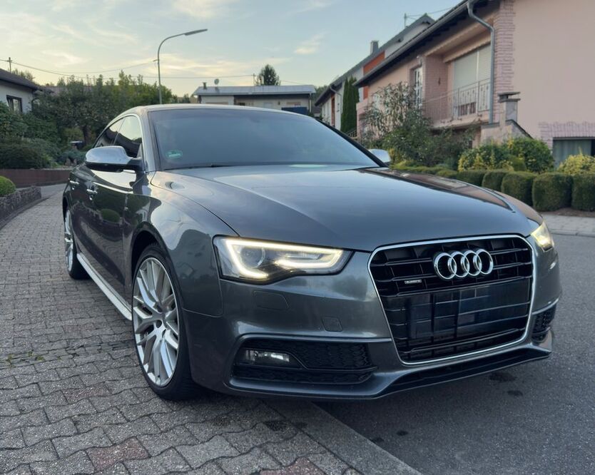 Audi A5 210.000 km 15.600 € Nohfelden 66625