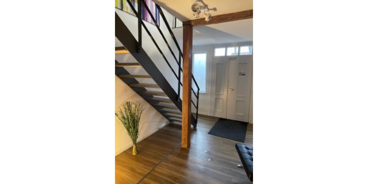 Einfamilienhaus Schwülper - 8 Zimmer, 230 m&sup2;, 2.500&euro; | Angebot:26364965