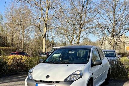 Renault Clio 120.000 km 15.990 &euro; Hamburg 22453