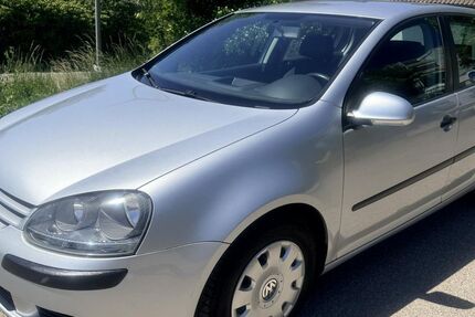 VW Golf 126.000 km 3.300 &euro; Regensburg 93057
