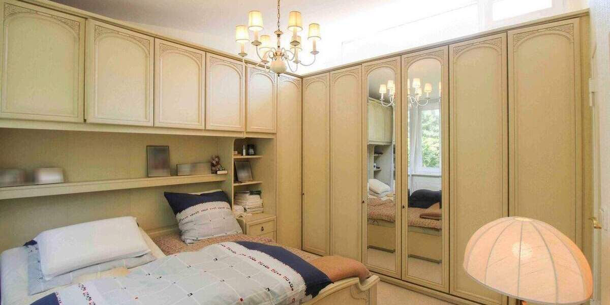 Bezugsfrei: Gepflegtes 3,5-Zi.-Reihenmittelhaus mit Tiefgarage und Garten in Nikolassee! 3 zimmer