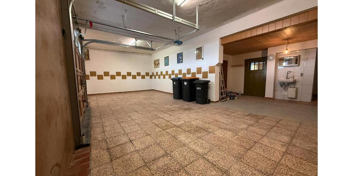 Doppelhaushälfte Treuen - 12 Zimmer, 150 m&sup2;, 180.000&euro; | Angebot:25656852