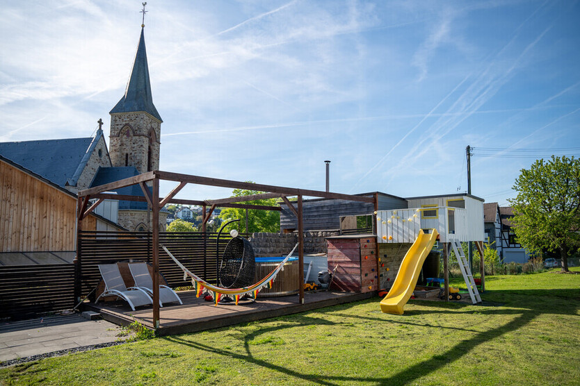 Moderne Erdgeschoßwohnung mit Sauna & Garten