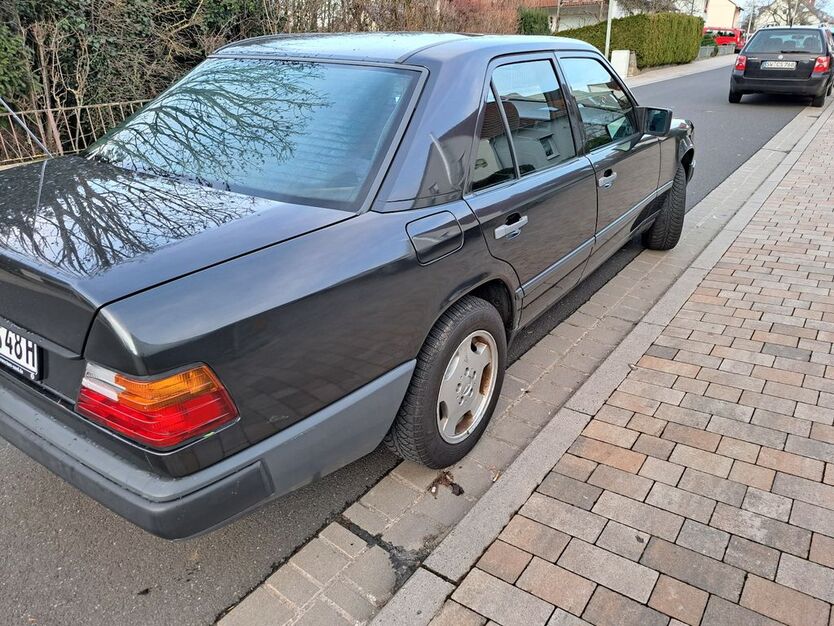 Mercedes-Benz 200 262.000 km 4.725 € Gerolzhofen 97447