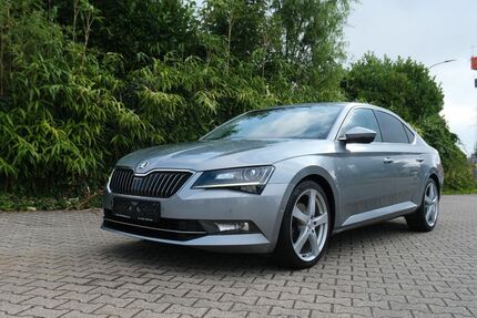 Skoda Superb 218.000 km 13.490 &euro; Offenburg 77656