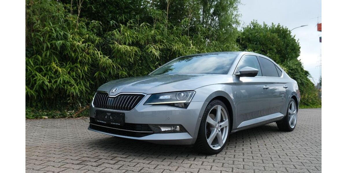Skoda Superb 218.000 km 13.490 &euro; Offenburg 77656