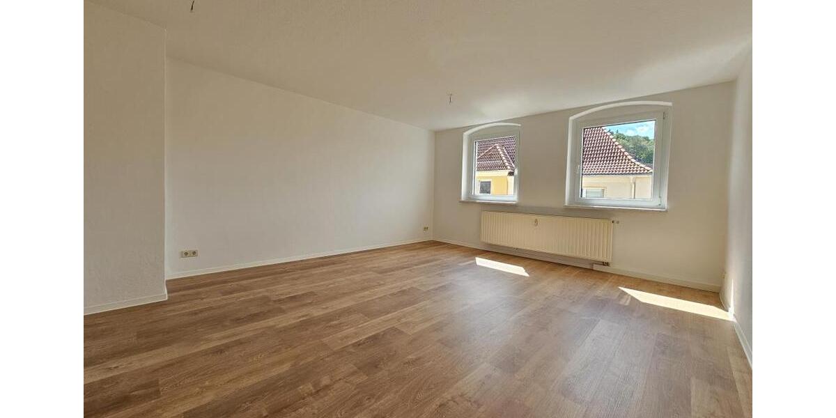 Dachgeschoßwohnung Aue-Bad Schlema Bad Schlema - 3 Zimmer, 84 m&sup2;, 260&euro; | Angebot:26251360