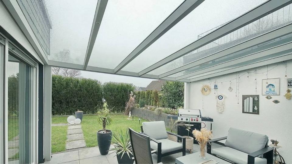 Exklusive Eigentumswohnung mit Garten und Terasse von Privat