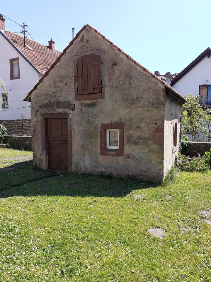 Ehemaliges Pfarrhaus mit Scheune und Stallungen zimmer