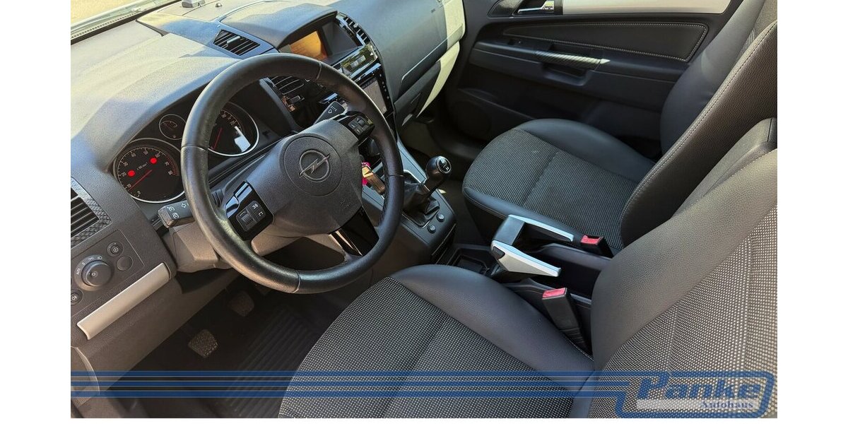 Opel Zafira Innovation*7-Sitz*Tempo*SHZ*Navi*Touch* 166.937 km 3.380 &euro; Berlin 13187