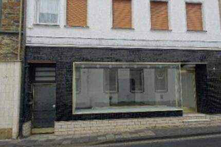 Altes, stark renovierungsbedürftiges Haus mit Gewerbefläche 13 zimmer