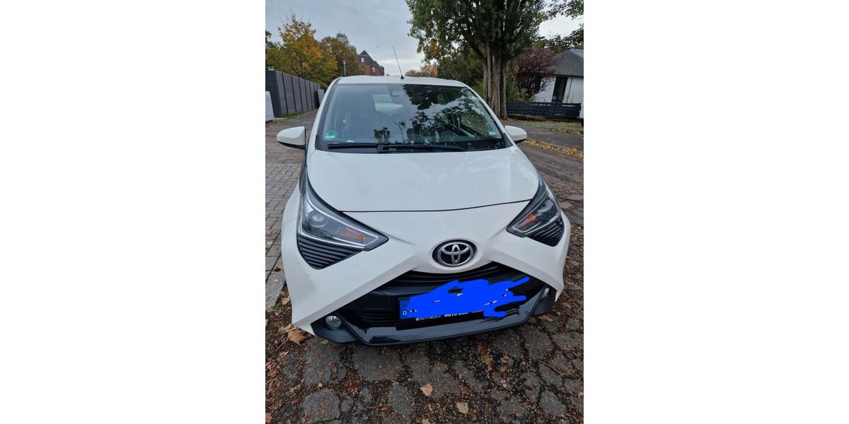 Toyota Aygo (X) 83.500 km 8.400 &euro; Bremerhaven 27578