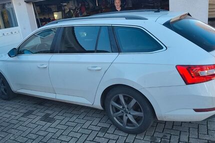 Skoda Superb 236.000 km 11.000 &euro; Hildrizhausen 71157