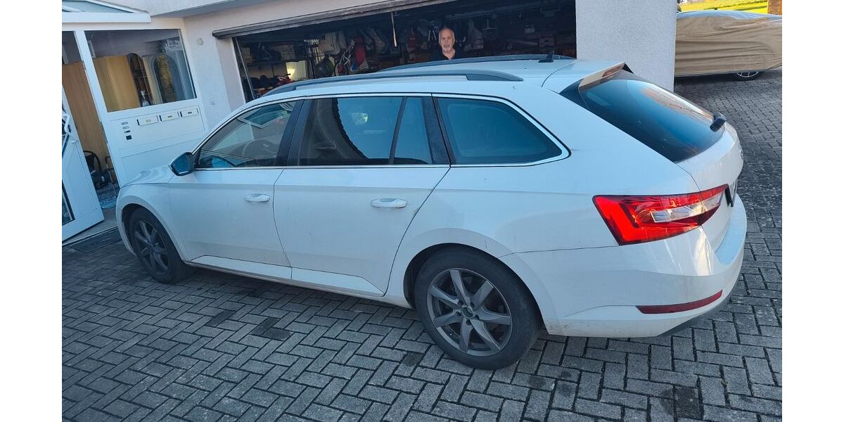 Skoda Superb 236.000 km 11.000 &euro; Hildrizhausen 71157
