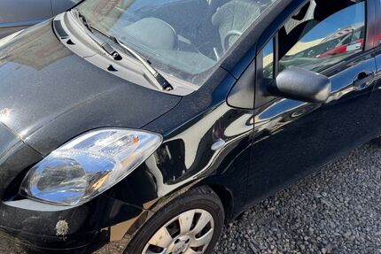 Toyota Yaris 181.500 km 2.450 &euro; Fürth 90763